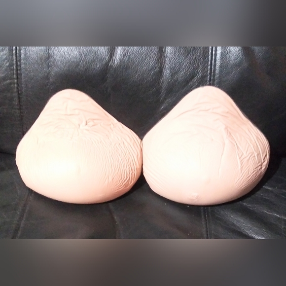 "Amoena" Women's Natura Light 1S 664- Size 9 Prosthetic Breast Form - Picture 2 of 5